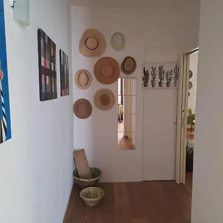 לינה וארוחת בוקר Casa Di Lu 3*